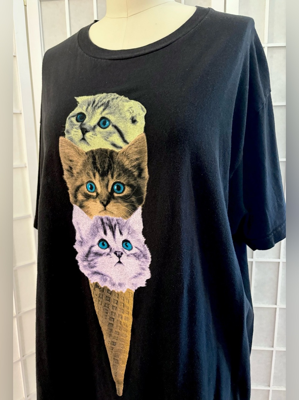 Black Matter Kitty Cone Tee Shirt XL